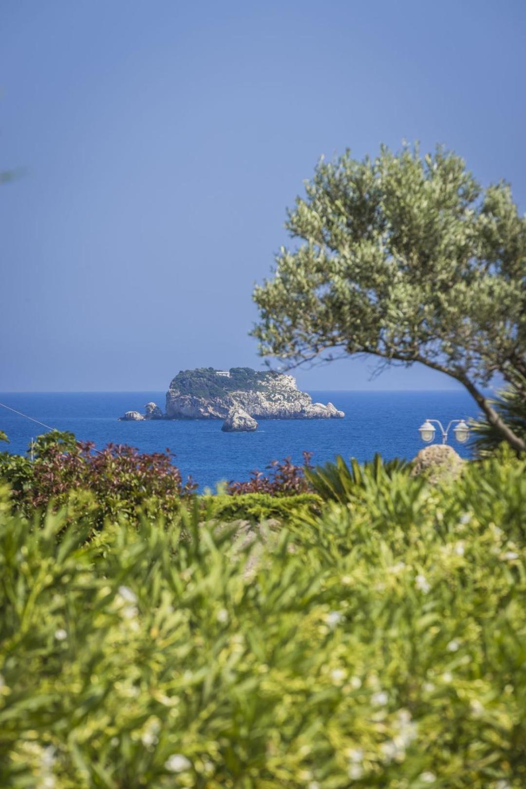 The Seasons Villa Svoronata Exterior photo
