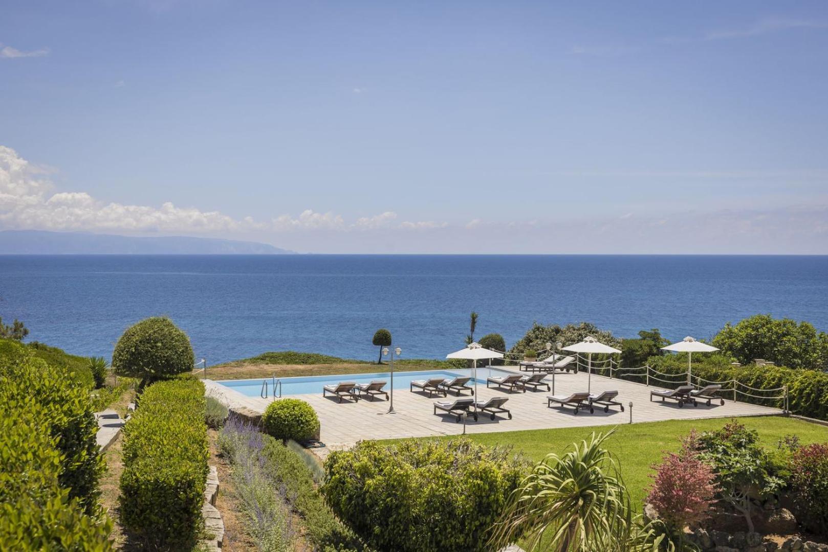 The Seasons Villa Svoronata Exterior photo