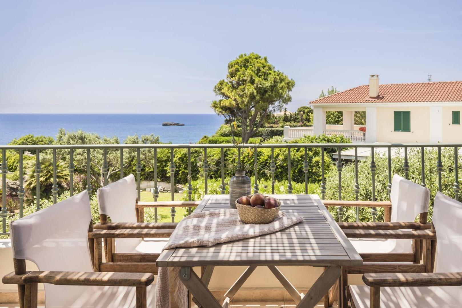 The Seasons Villa Svoronata Exterior photo