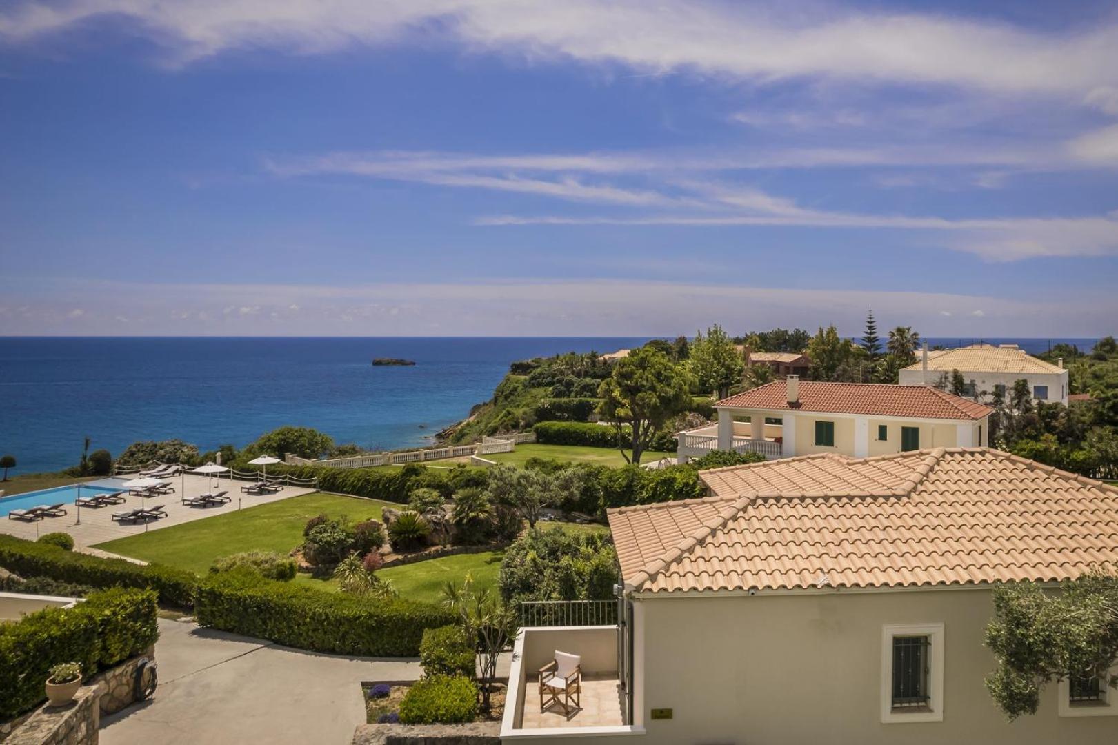 The Seasons Villa Svoronata Exterior photo