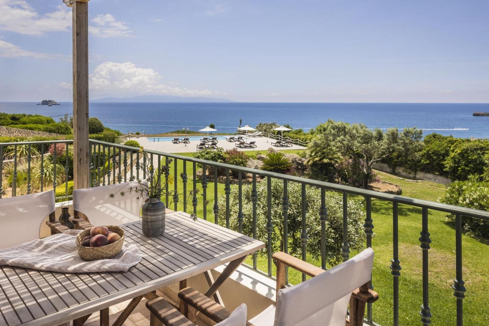 The Seasons Villa Svoronata Exterior photo